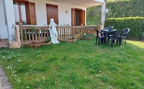 Jolie Maison De Garde